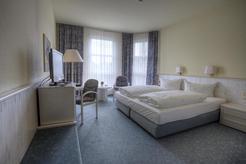 Triple Room,61437802:JPEG